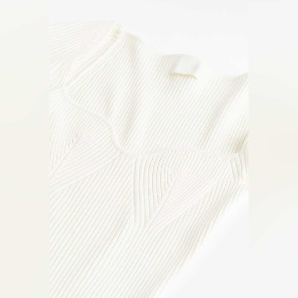 NWOT! H&M ‘Rib-Knit Top’ - Picture 4 of 7